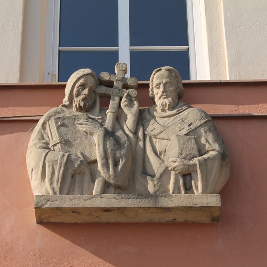 Reliéfní plastika svatého Cyrila a Metoděje