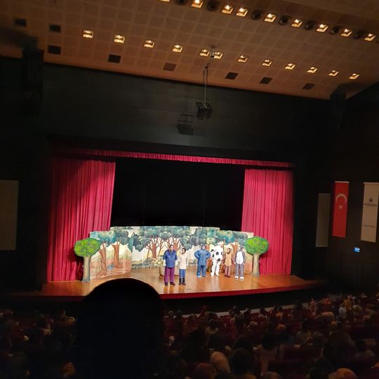 Adem Basturk Kültür Merkezi Meydani