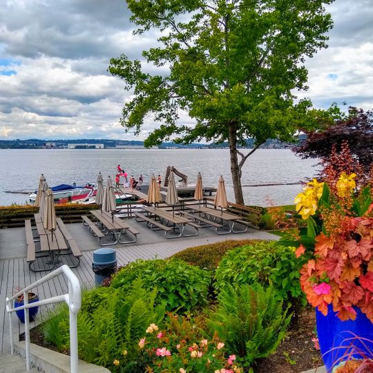 Mercer Island Beach Club Beach