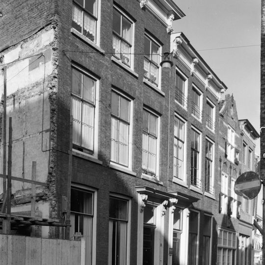 Huis met rechte gevel