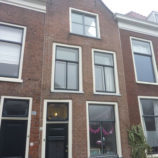 Oude Rijn 72, Leiden