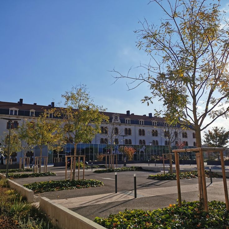 Médiathèque François Mitterrand Latour Maubourg