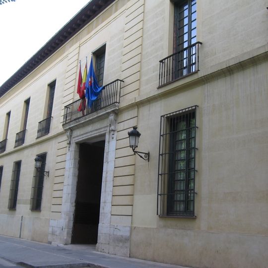 Cocheras de la Reina Madre