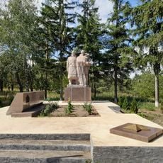 Monument la mormântul ostașilor căzuți (57) în 1944 și în memoria ostașilor căzuți în 1941-1945