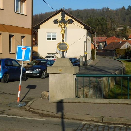 Kříž v Pražské ulici v Mnichovicích