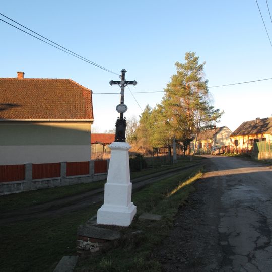 Kříž v Újezdci