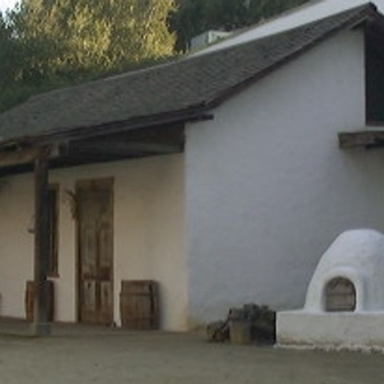 Adobe Luis María Peralta