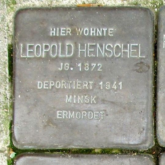 Stolperstein en memoria de Leopold Henschel
