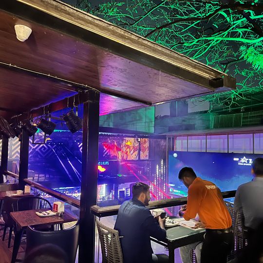 Gilly’s 104 Bar