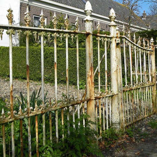 Gietijzeren spijlenhek