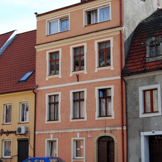 23 Wolności Square in Świerzawa