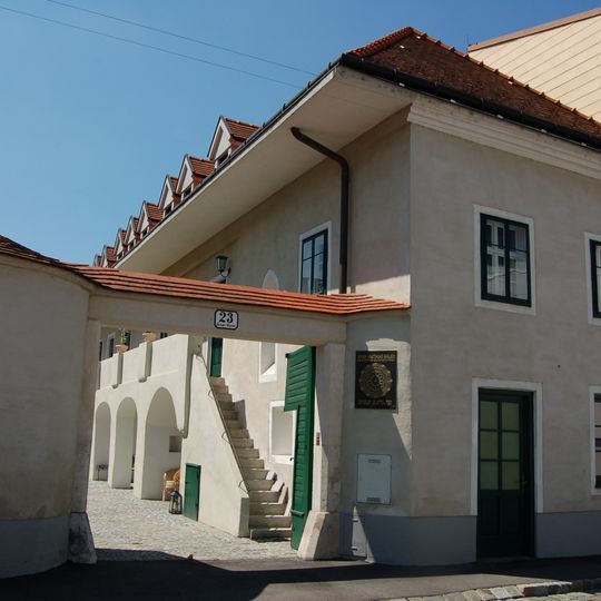 Bürgerhaus, Josef Matthias Hauer-Haus