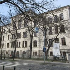 Zwei Schulgebäude Schulze-Delitzsch-Straße 23