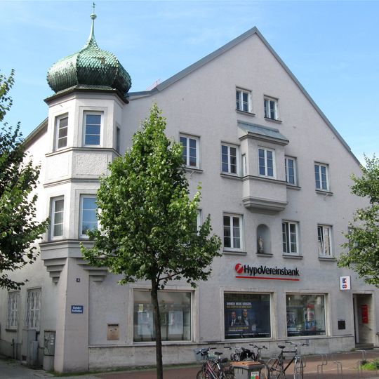 Wohn- und Geschäftshaus