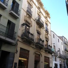 Building in carrer Cort, 18