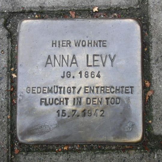 Stolperstein en memoria de Anna Levy