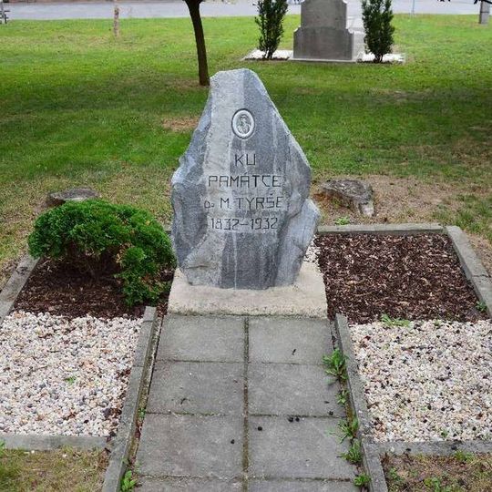 Památník Dr. M. Tyrše v Dobrém Poli