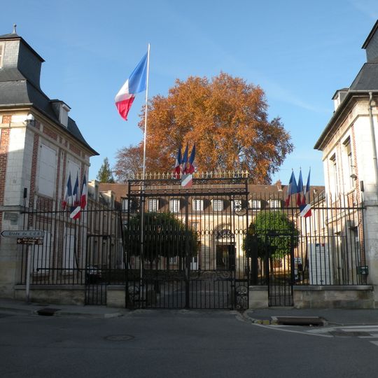 Prefecture hotel of Oise