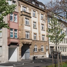 Mehrfamilienwohnhaus