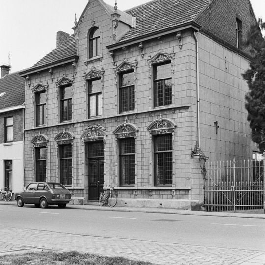 Dorpstraat 85, Heythuysen