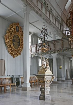 Interior 6