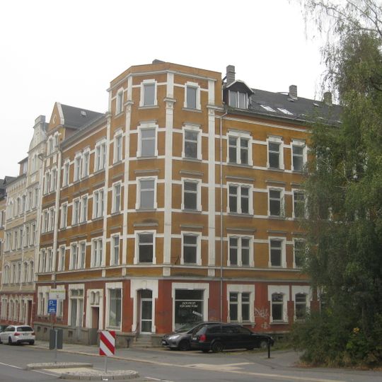 Mietshaus in geschlossener Bebauung in Ecklage Fürstenstraße 69