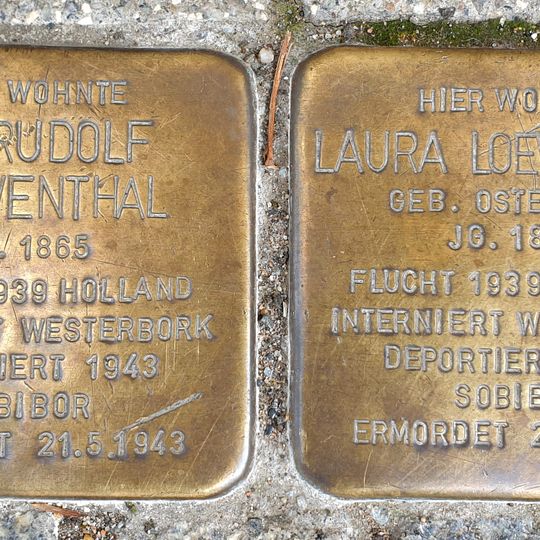 Stolperstein en memoria de Laura Loewenthal