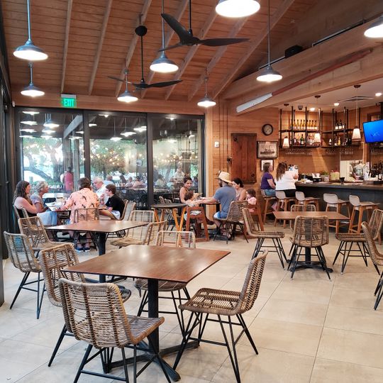 Mar Vista Dockside Restaurant & Pub