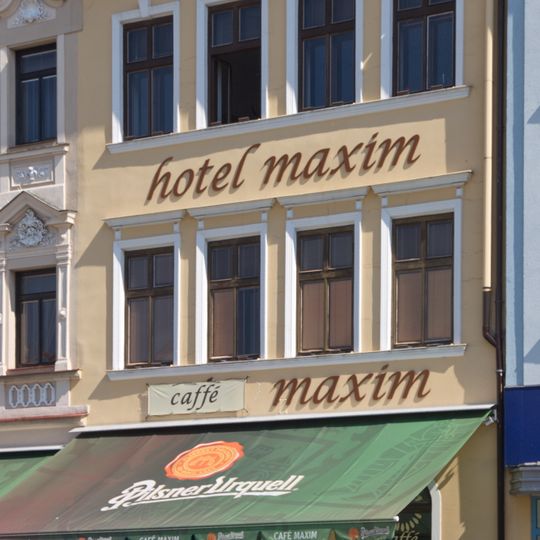 Zámecké náměstí 22