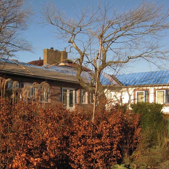 Villa in een door de Amerikaanse architect Frank Lloyd Wright beïnvloede stijl