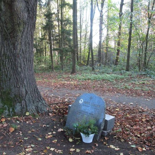 Pomník mezi Nepomukem a Dvorcem