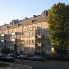 Wohnhauszeile Bernhardstraße 27; 29; 31