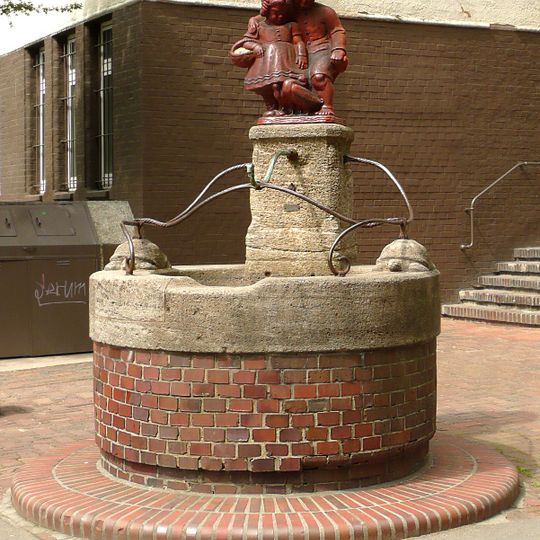 Hansel and Gretel fountain