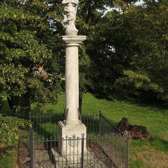 Sloup se sochou Panny Marie