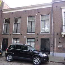 Sint Walburg 4, Tiel