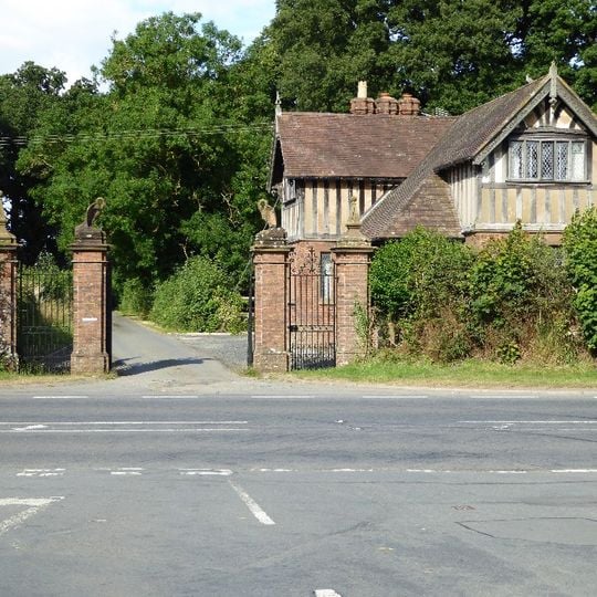 Lodge At Entrance To Drive To Severn End