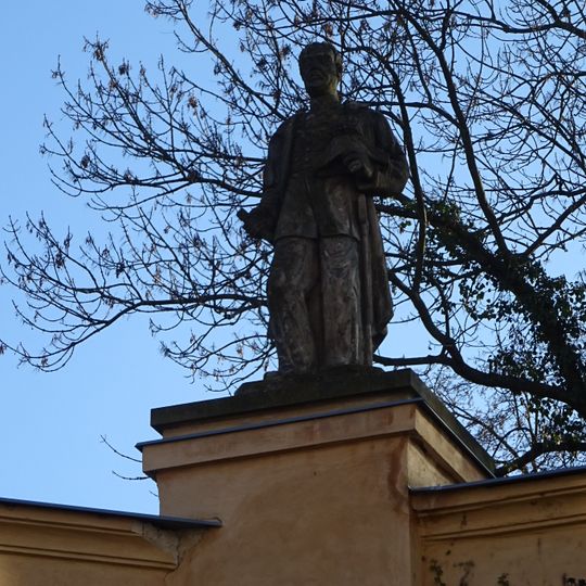 Socha polního maršála Jana Josefa Václava hraběte Radeckého z Radče na zámku v Brandýse nad Labem