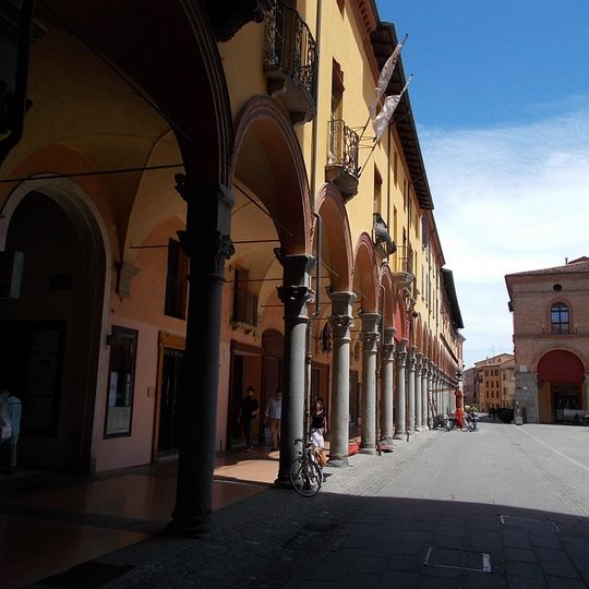 Portico nord di Piazza Matteotti