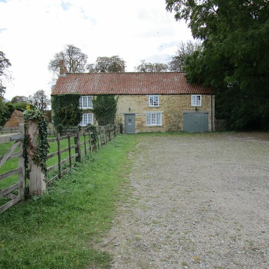 Estate Cottages, 106-107 Church Street