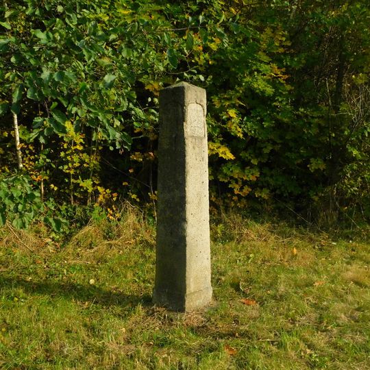 Milník na křižovatce ulic U Cihláře a Chotěbořská v Havlíčkově Brodu