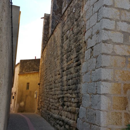 Restes de l'antic portal de muralla