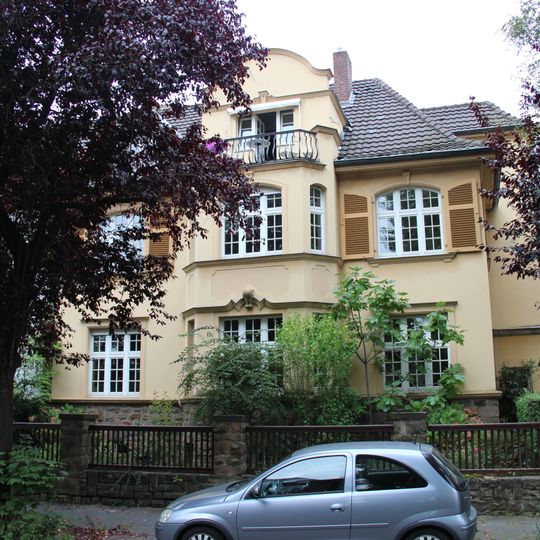 Eduard-Pflüger-Straße 41