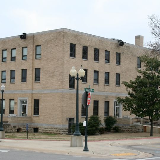 Baxter County Courthouse