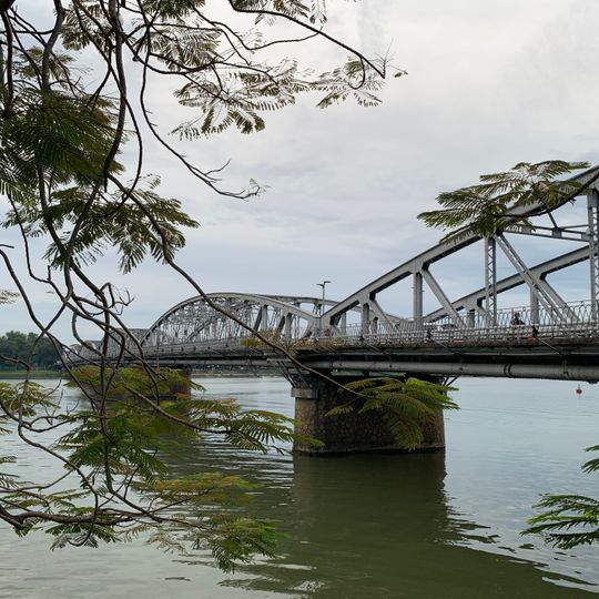 Pont Trang Tien