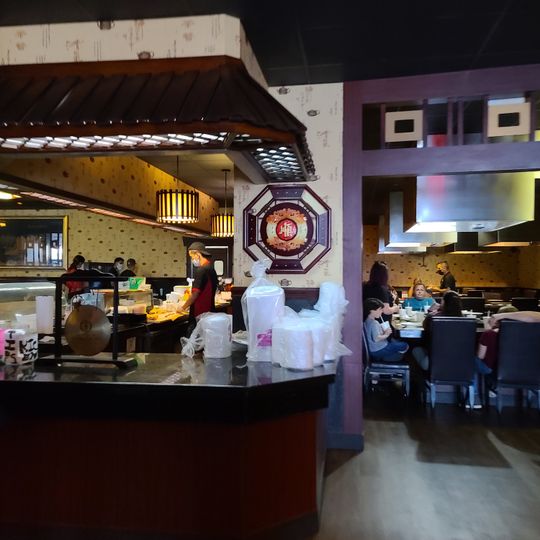 Fountain Plus Endless Hibachi and Sushi Eatery