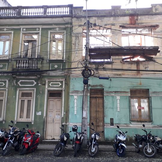 Imóvel à Rua Sá Oliveira, Nº 186