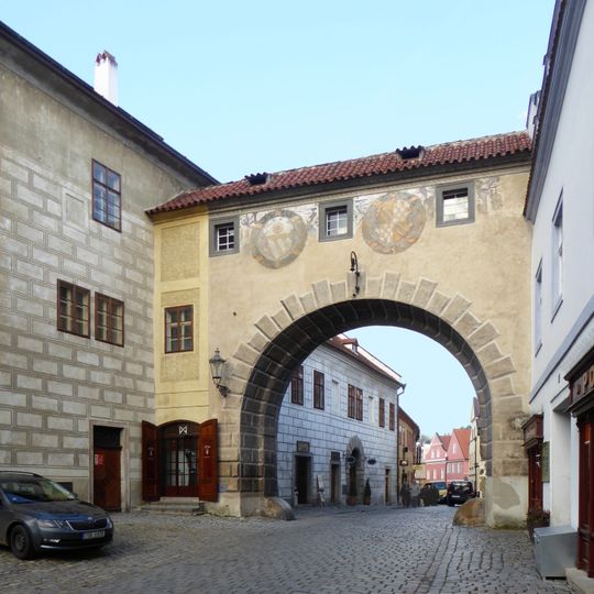 Skybridge over Latrán street