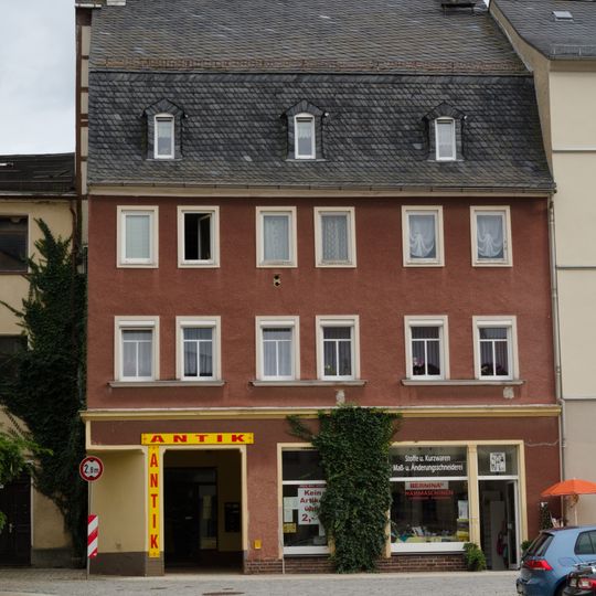 Wohnhaus in geschlossener Bebauung Markt 11