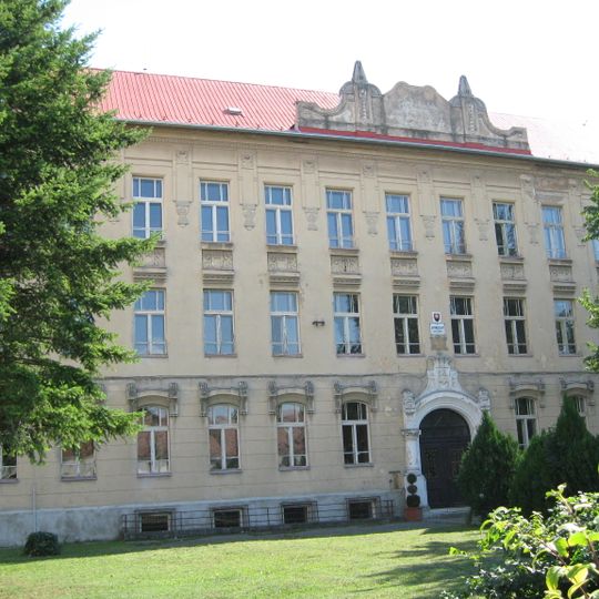 Gymnázium, gymnázium