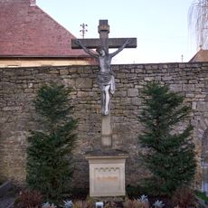 Friedhofskreuz Nähe Ochsenfurter Straße in Frickenhausen am Main